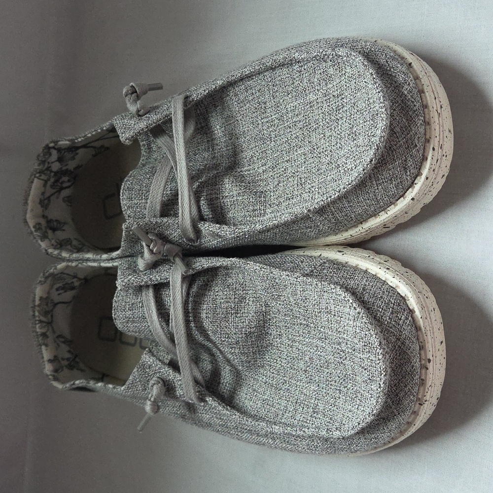 Hey Dude Wendy Linen Gray Lightweight Size 8 EUC